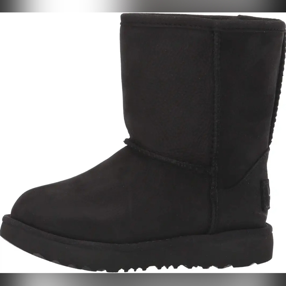 UGG (Toddler/Little Kid) Classic Weather Short - Picture 4 of 10